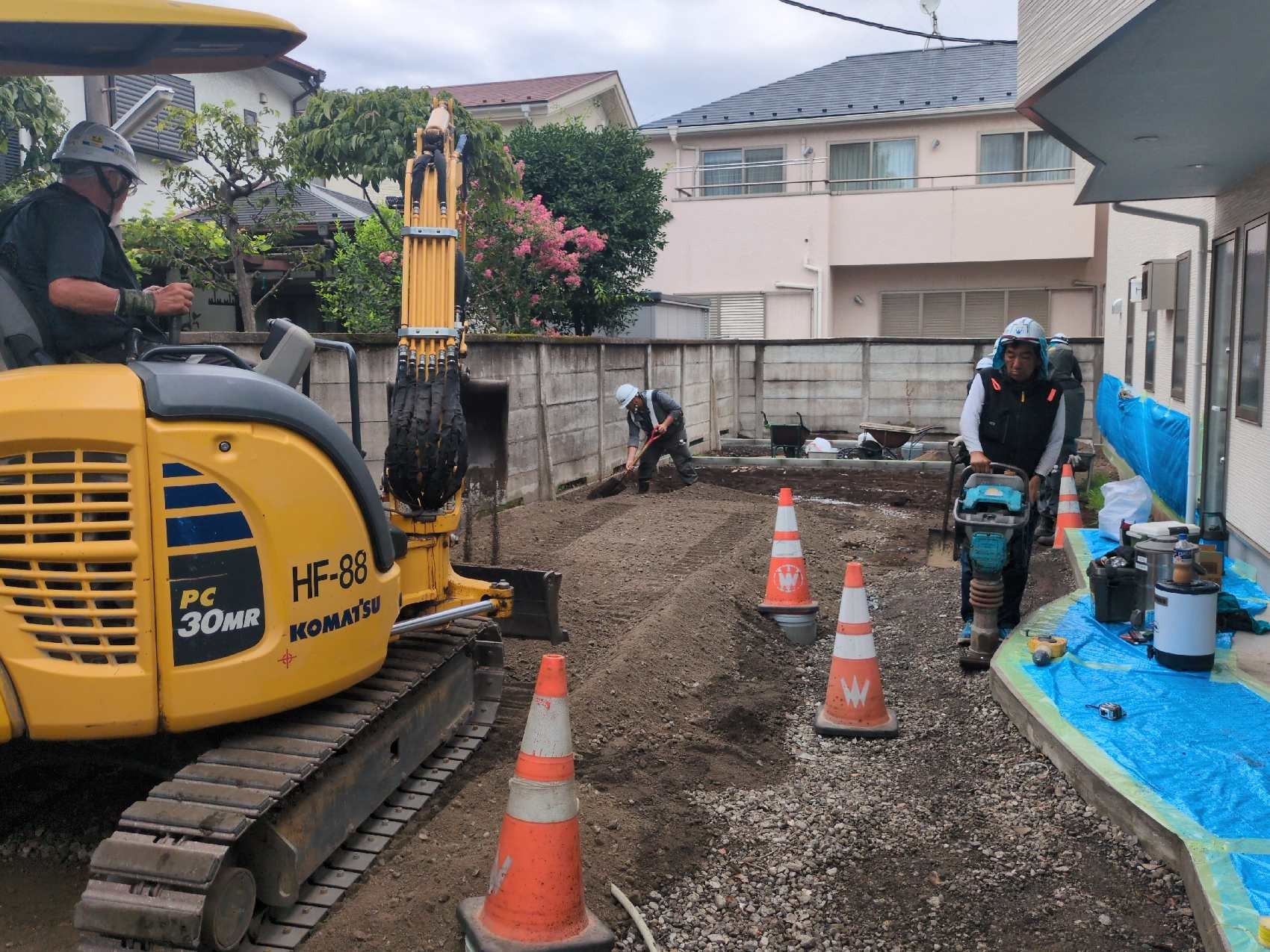路盤の整正・転圧状況